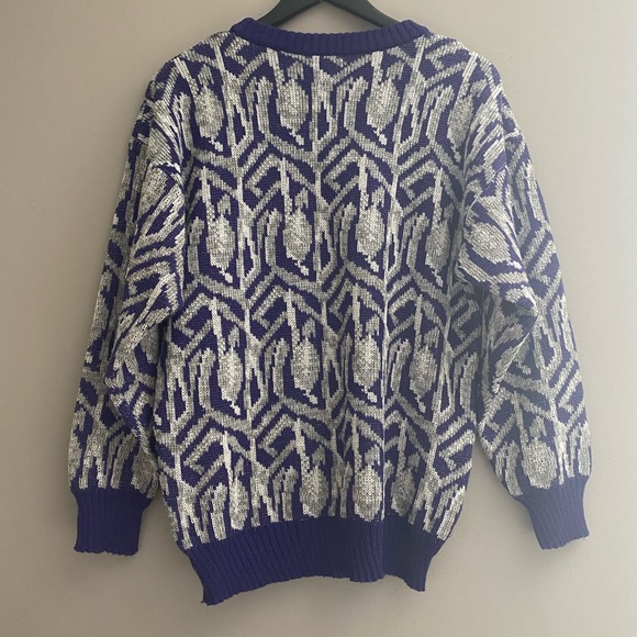 Vintage Sweater - Picture 2 of 9